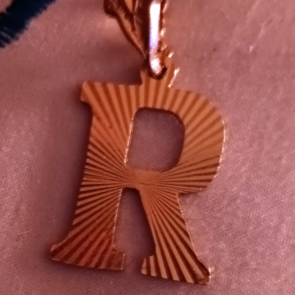 Online Poshmark flea market Sunday - Picture 1 of 16